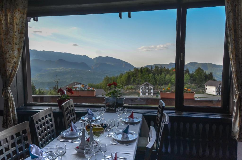 Cheile Gradistei Fundata Resort Buitenkant foto